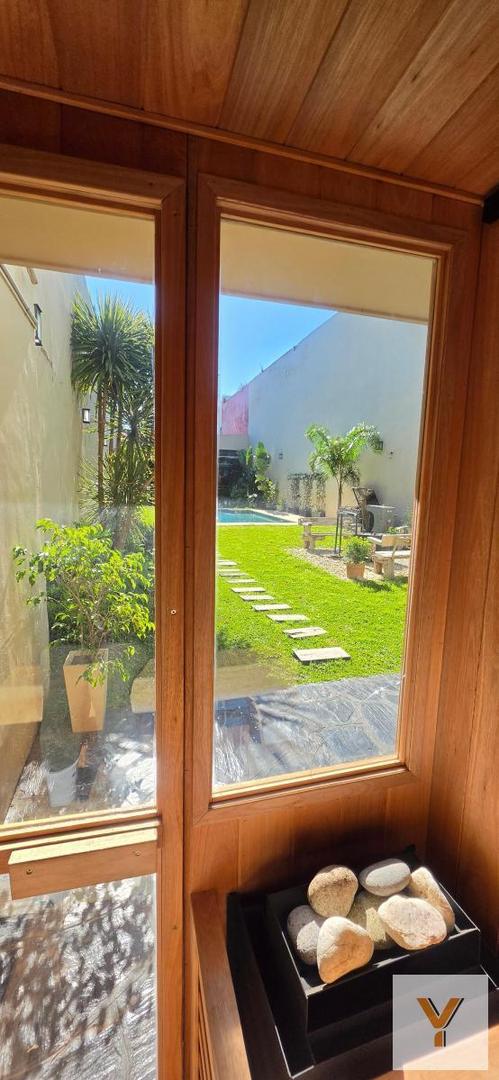 Casa en Venta - 6 Dormitorios 4 Baños Pileta - 1070mts - Caballito Coronel Apolinario Figueroa 1035