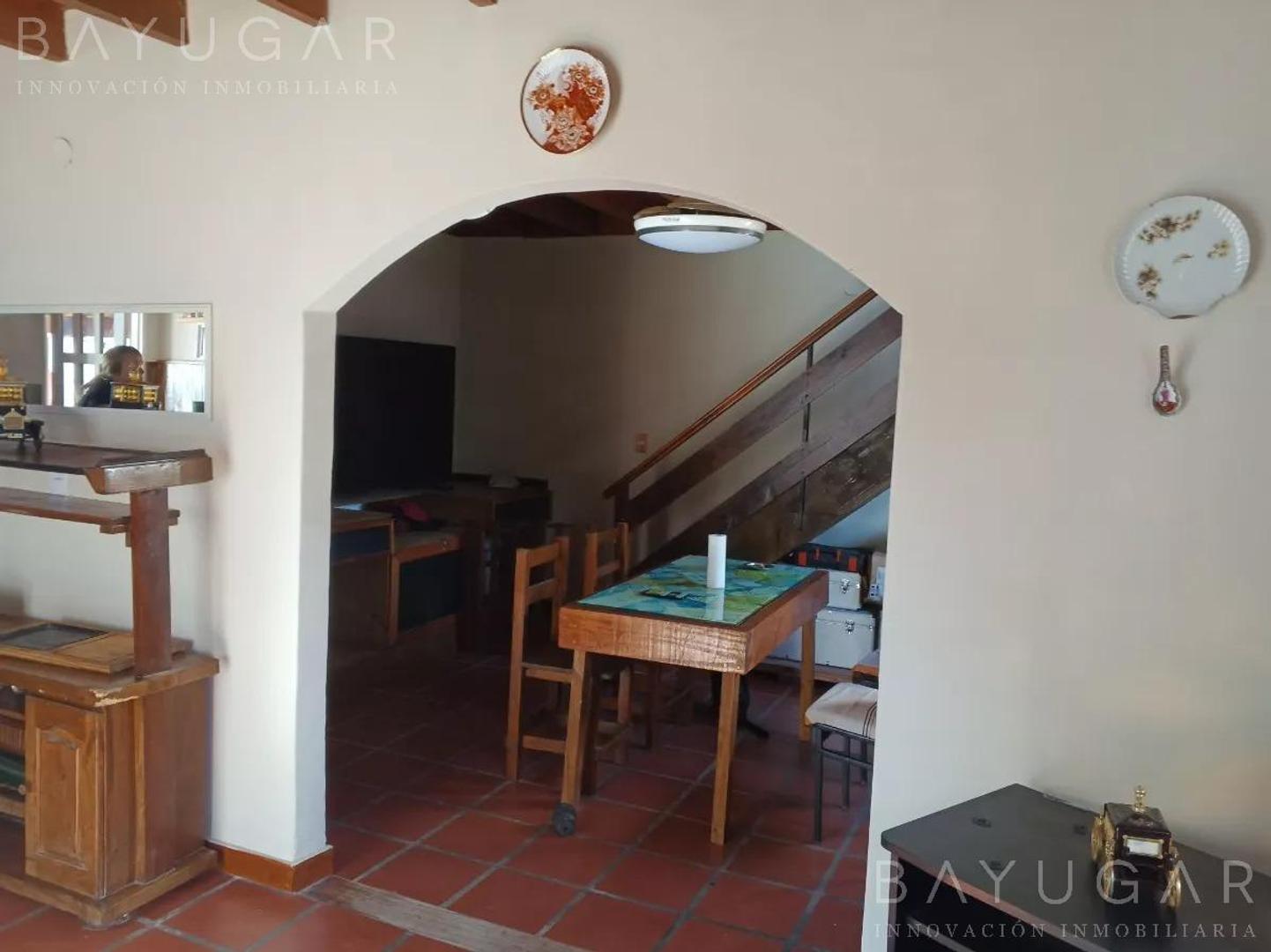Venta / Casa Amoblada con Pileta / Permuta / Apto Crédito / De Vicenzo Grande