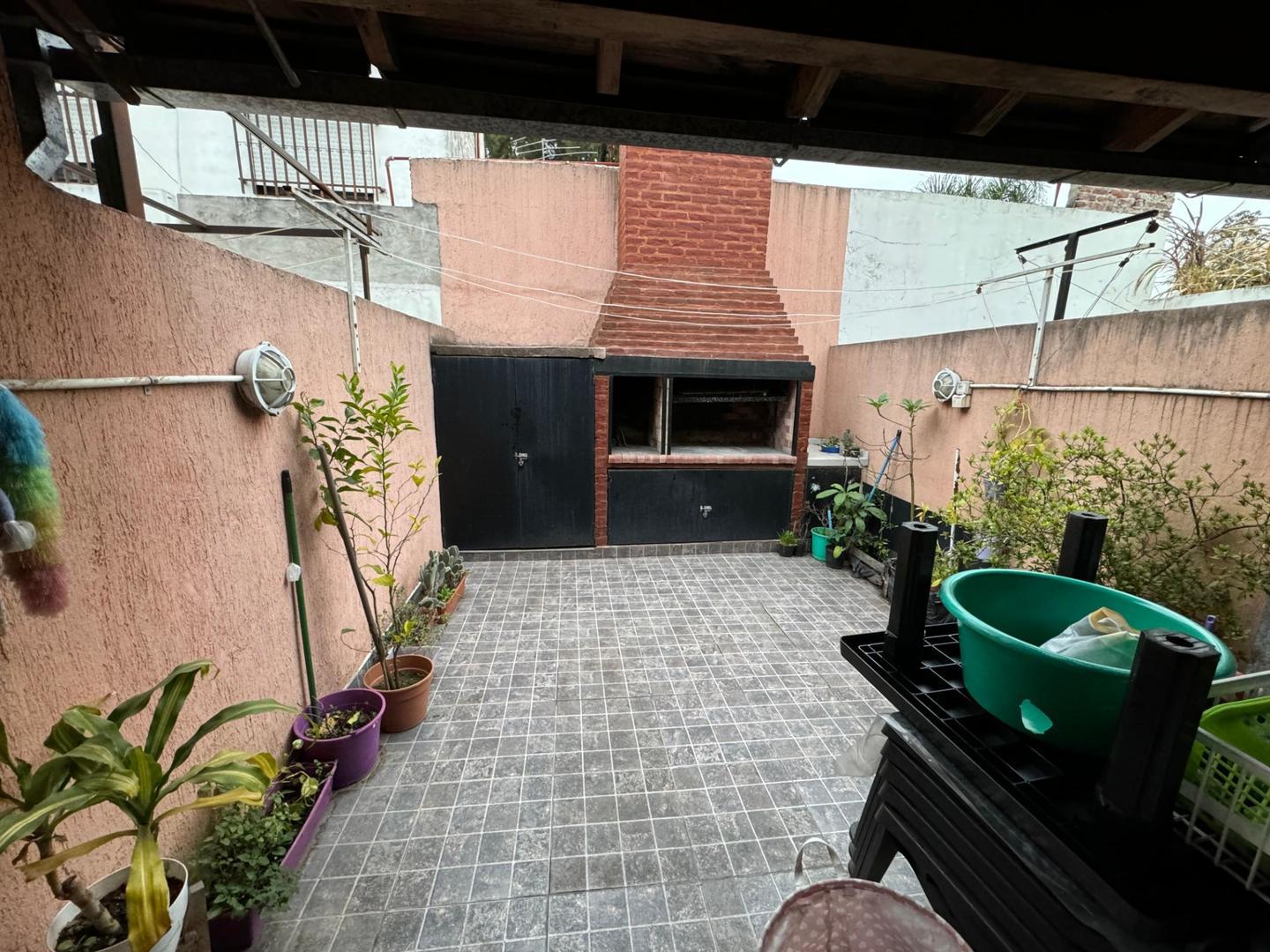 PH 3 AMBIENTES CON COCHERA Y PATIO EN VENTA