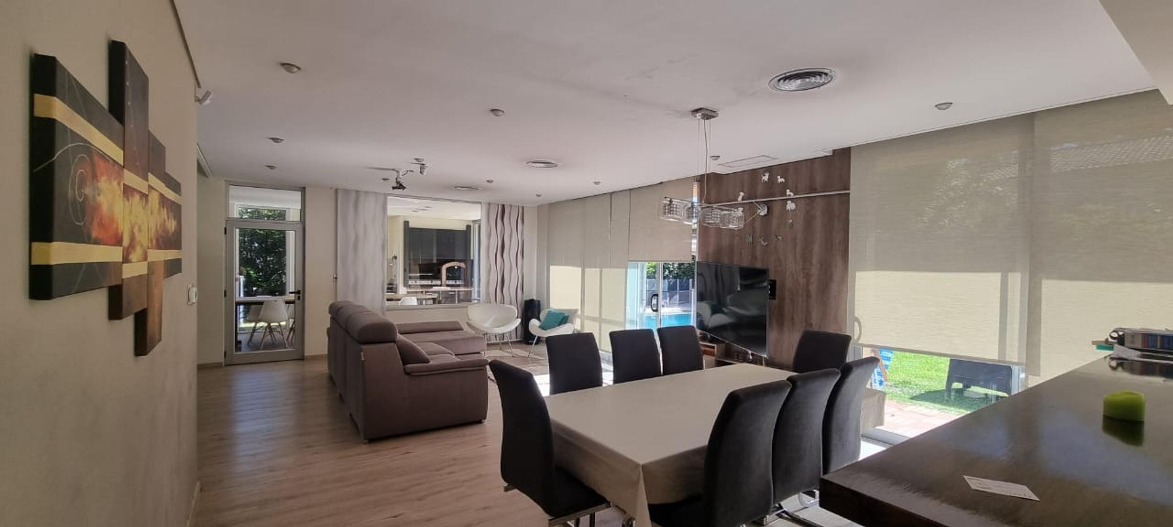 Casa 5 ambientes con 4 baños