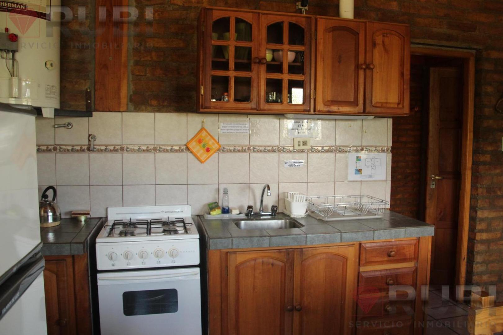 Casa 6 ambientes con 2 baños