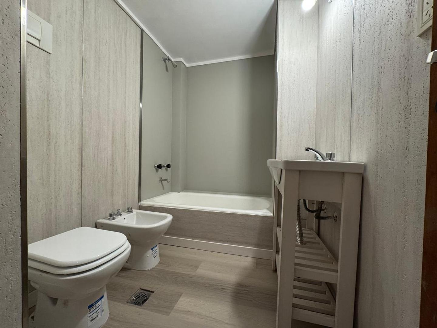 Departamento en Alquiler con 1 cocheras