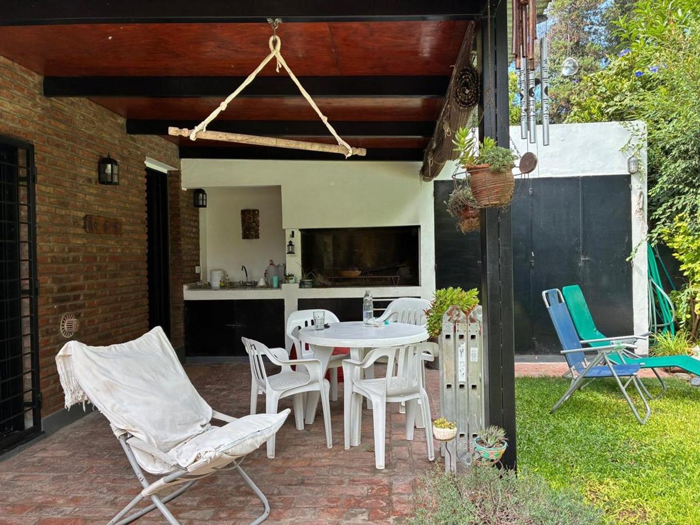 Casa 2 ambientes con 1 baño