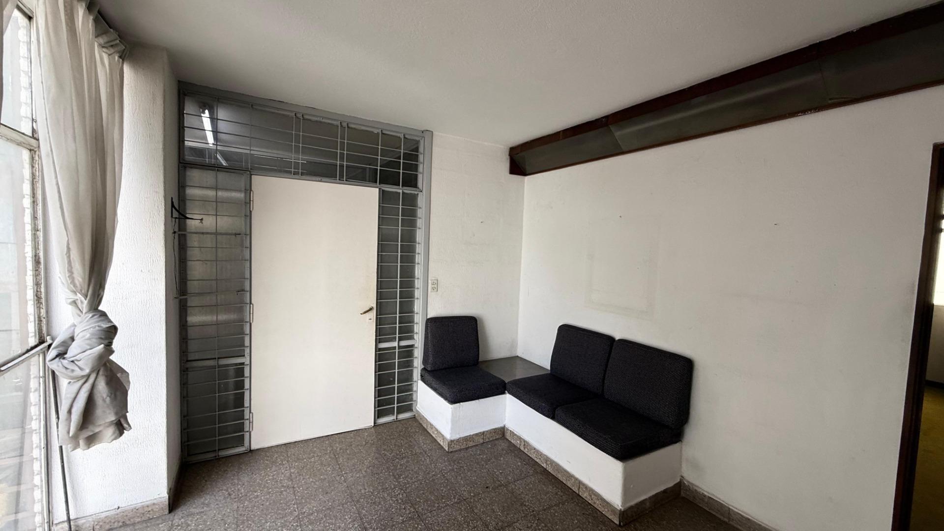 Duarte Quiros 500, Piso 3