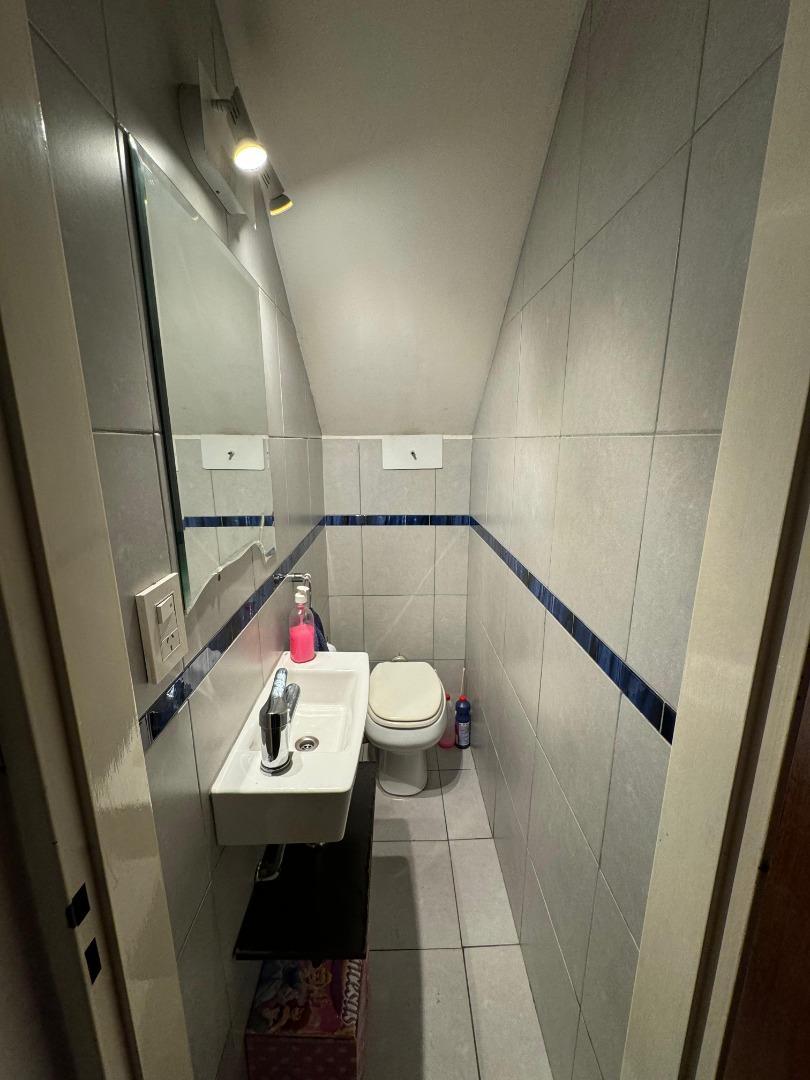 Casa 3 ambientes con 2 baños