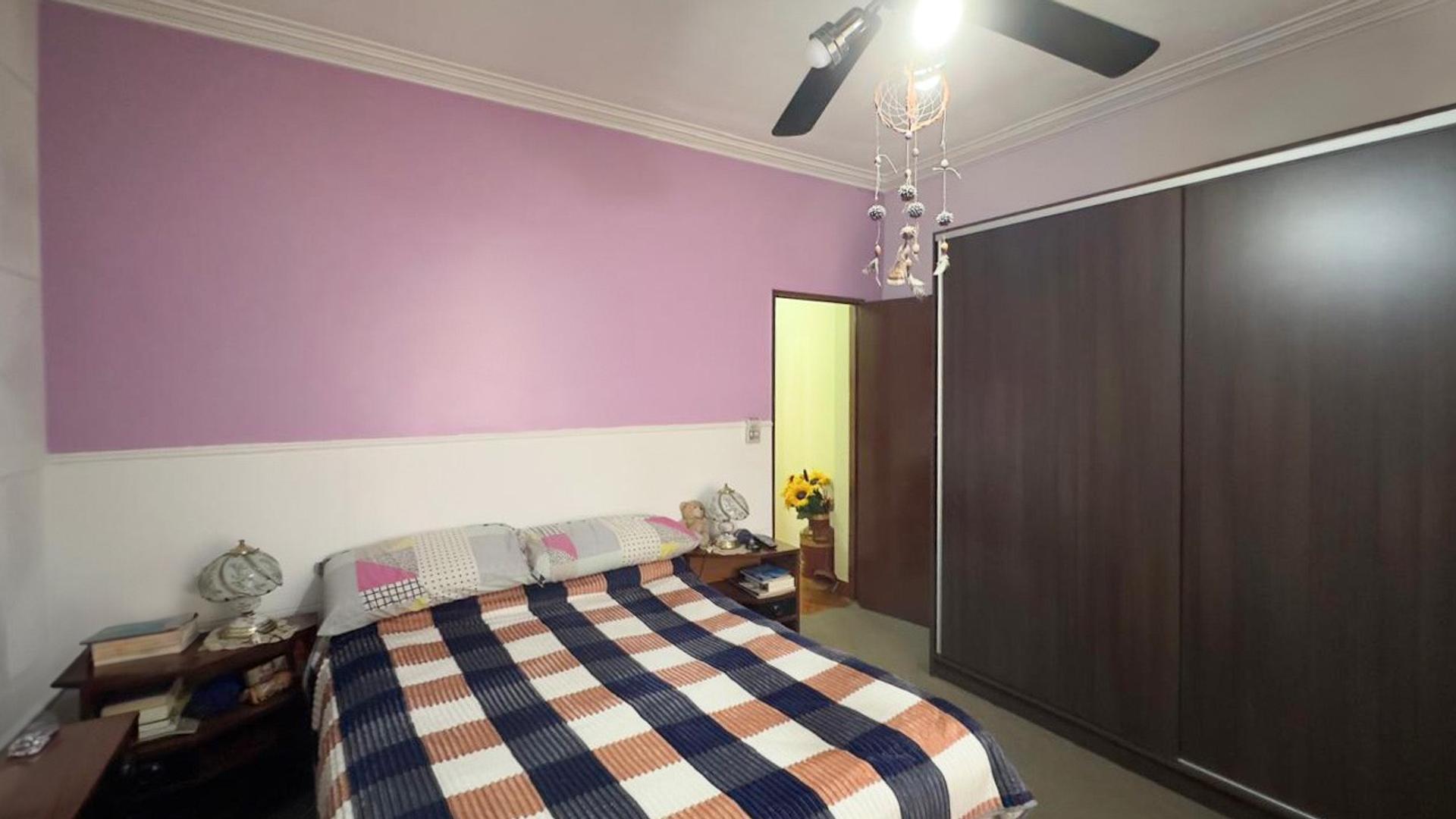 Casa en Venta con 4 cocheras