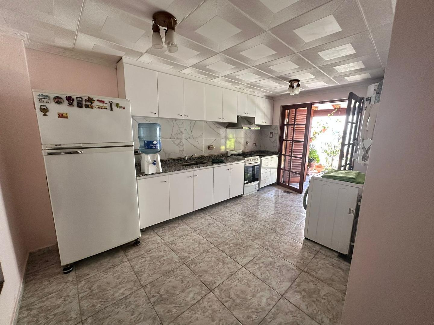 CASA EN VENTA 3 DORMITORIOS BARRIO ALEJANDRO CENTENO