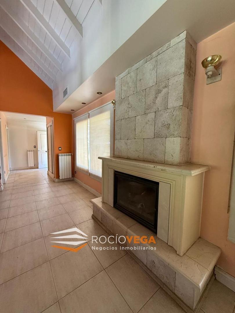 Casa 5 ambientes con 3 baños