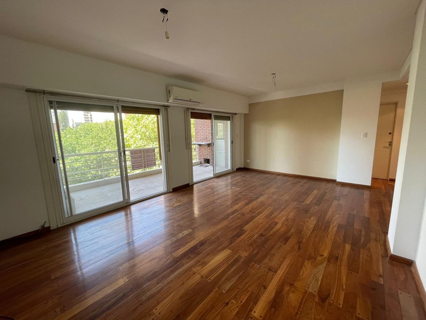 Departamento en Alquiler con 1 cocheras