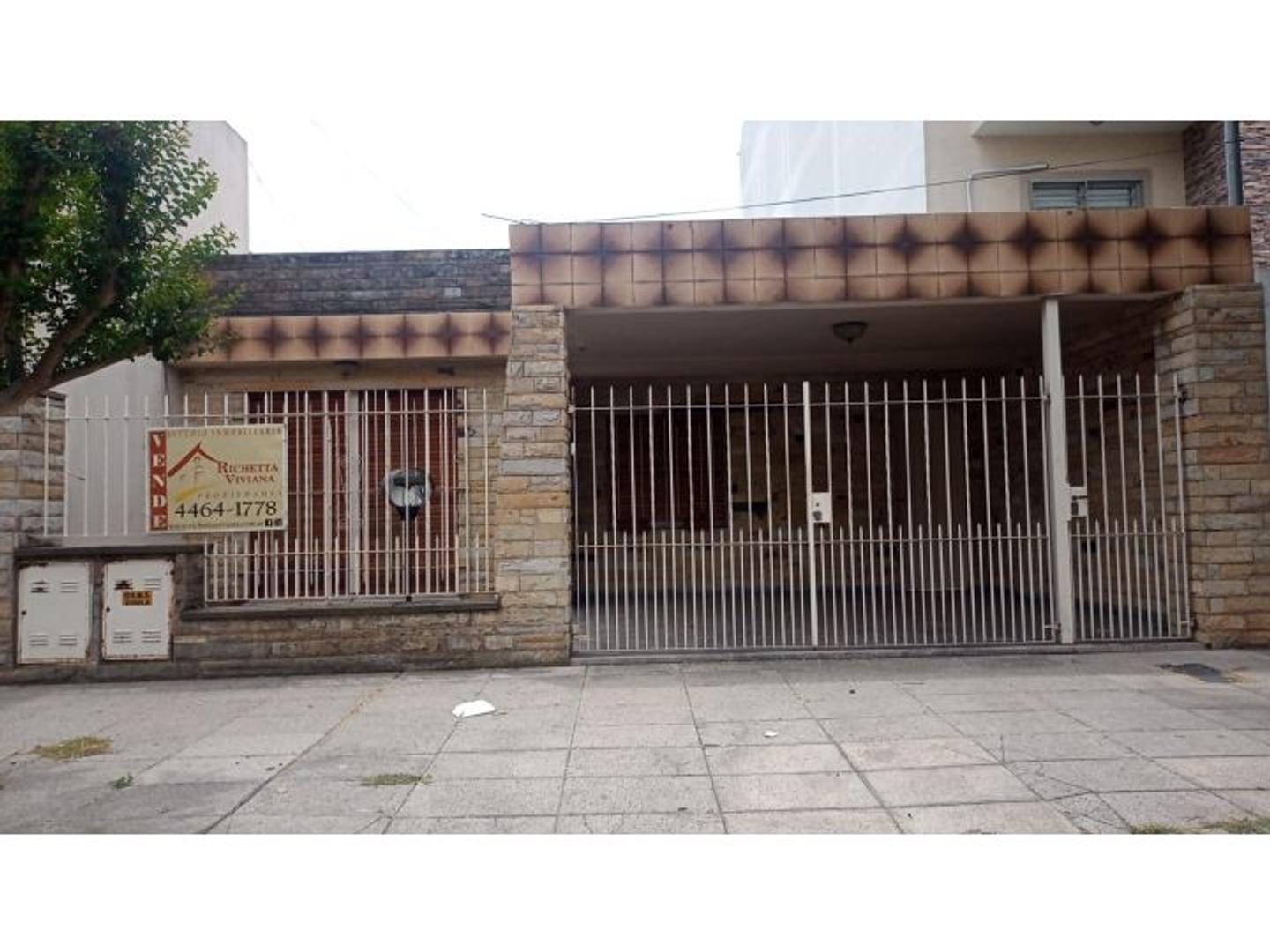 ALBERDI 881 , Piso 0