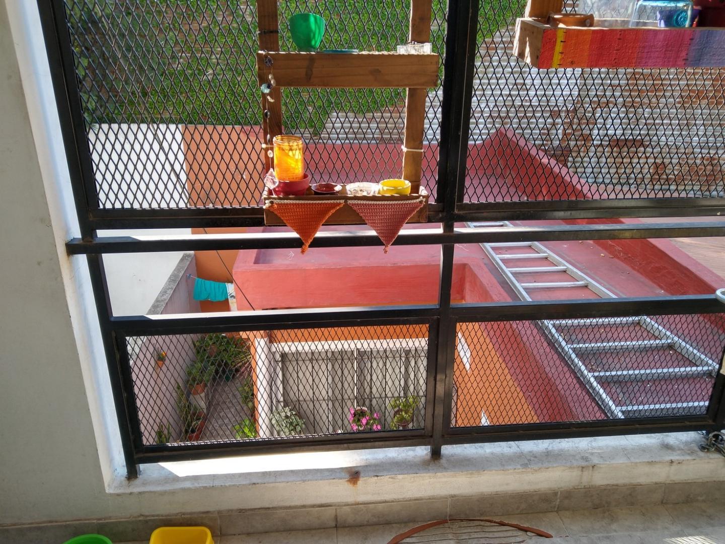 Depto. tipo casa  2 amb con balcón