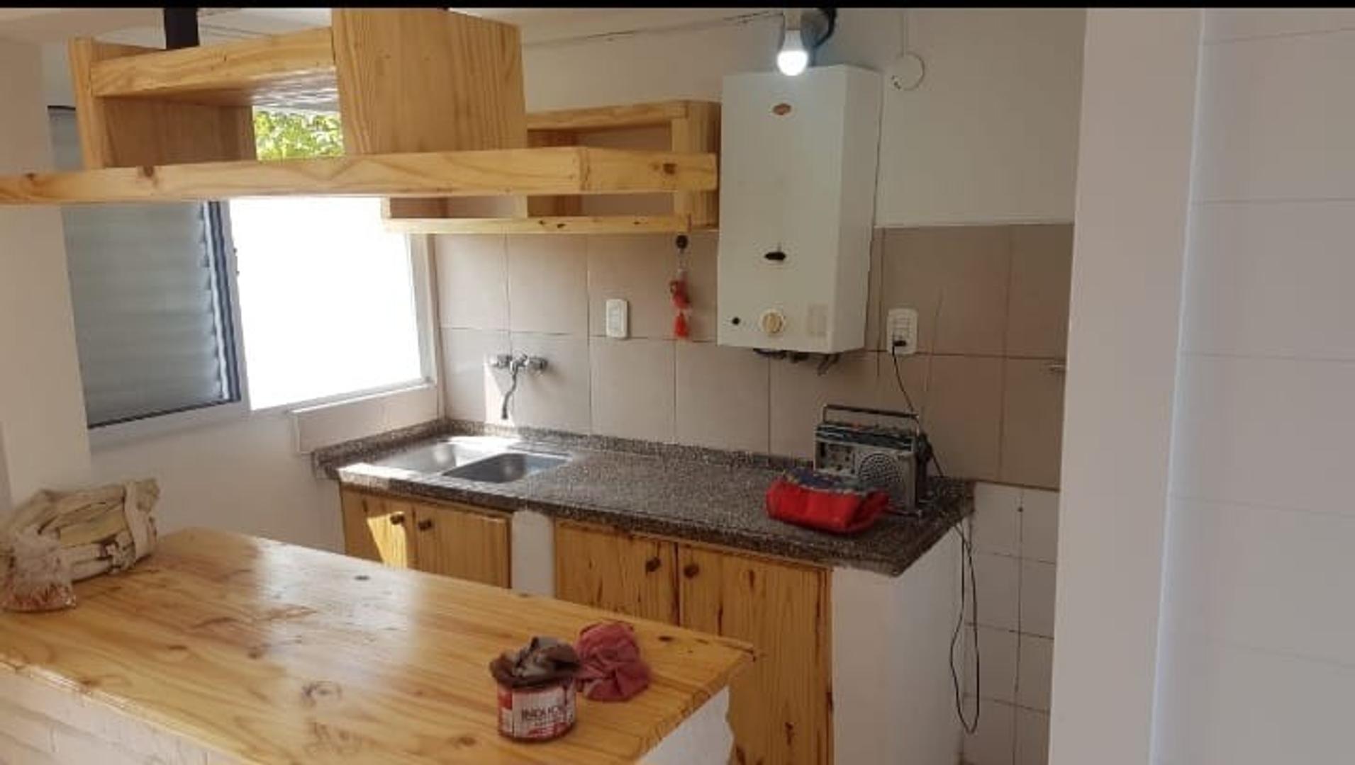 Casa 3 ambientes con 1 baño
