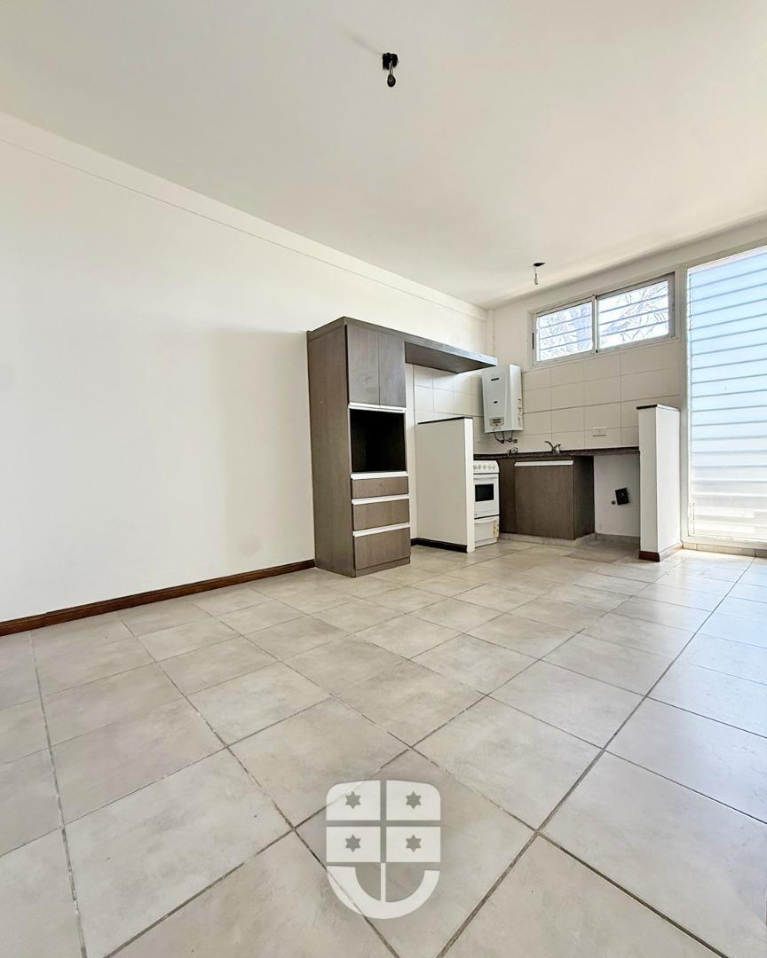 DEPARTAMENTO EN PH PLANTA BAJA CON COCHERA!