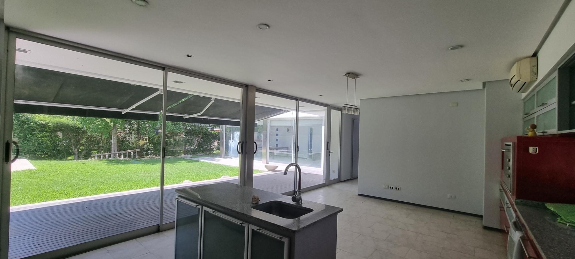 Casa en Alquiler de 4 dormitorios