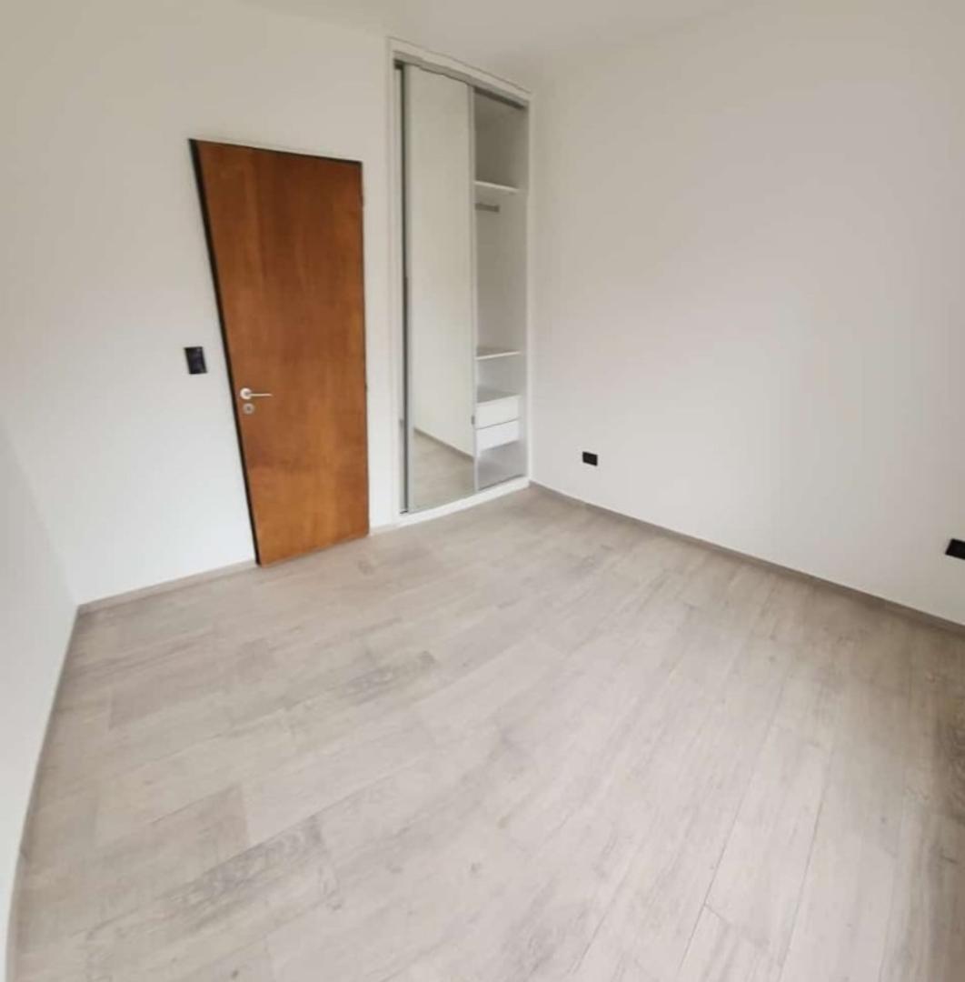 Depto Tipo Casa 3 ambientes con 2 baños