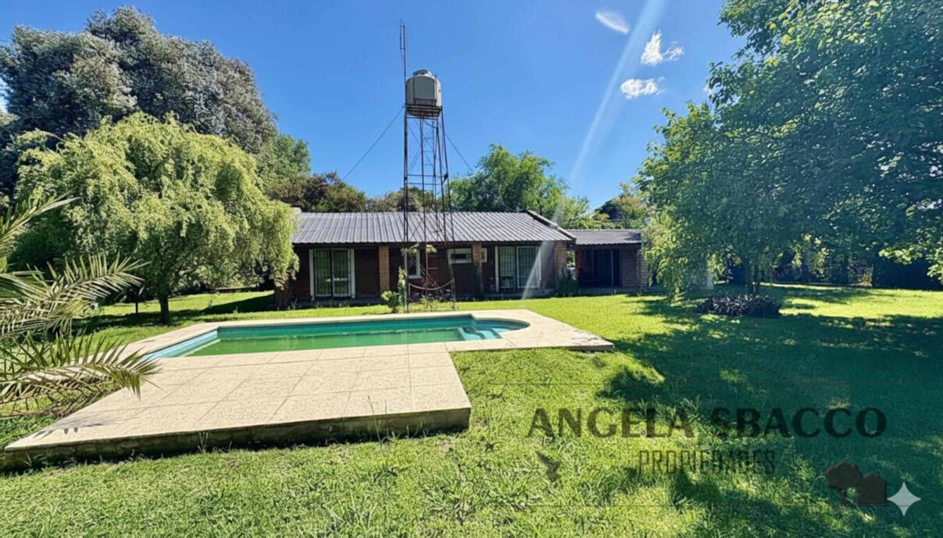 Casa 4 ambientes con 2 baños