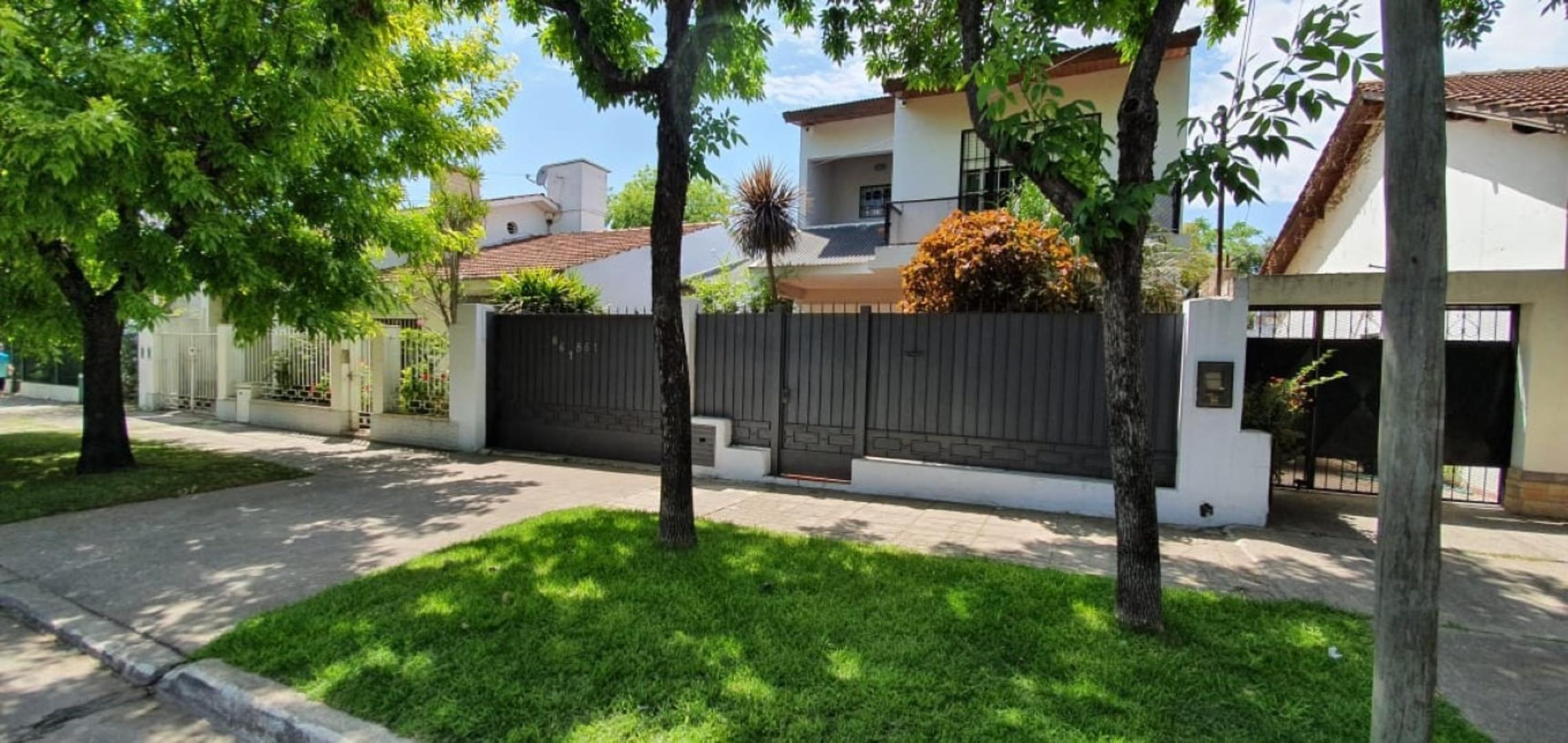 Aristobulo Del Valle 800