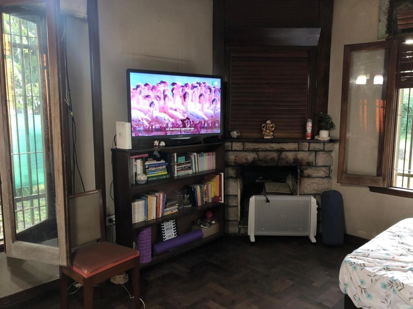 CHALET 3 AMB SOBRE LOTE 977 m2 - HURLINGHAM