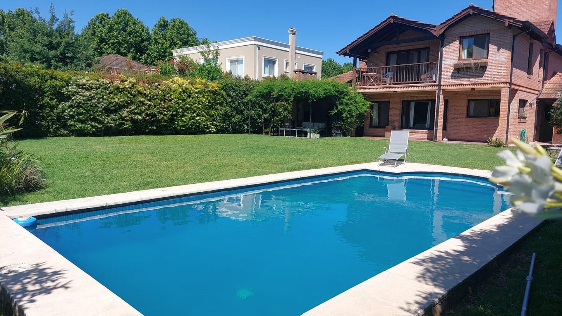 casa alquiler temporada GALAPAGOS 4 dormitorios jardin pilet