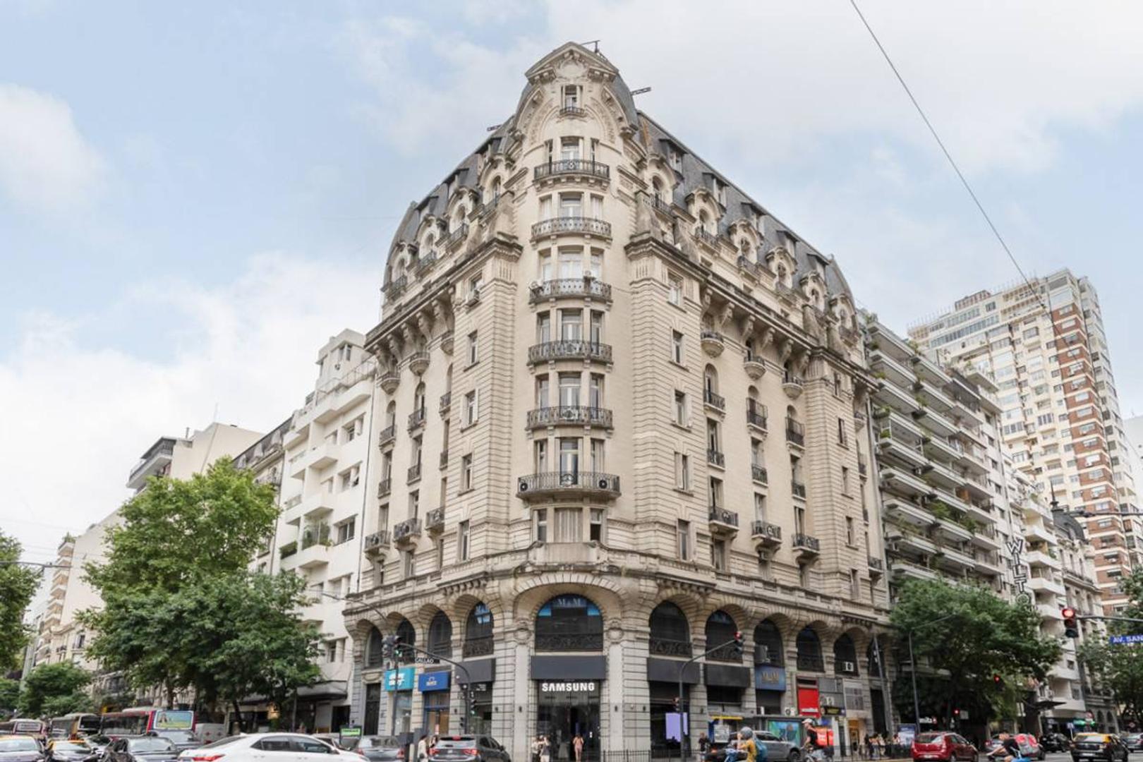 Av Santa Fe 1800, Piso 1