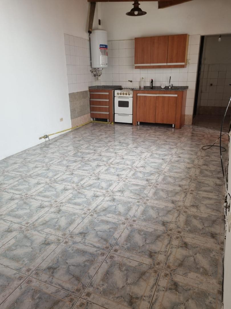Depto Tipo Casa en Alquiler de 1 dormitorio