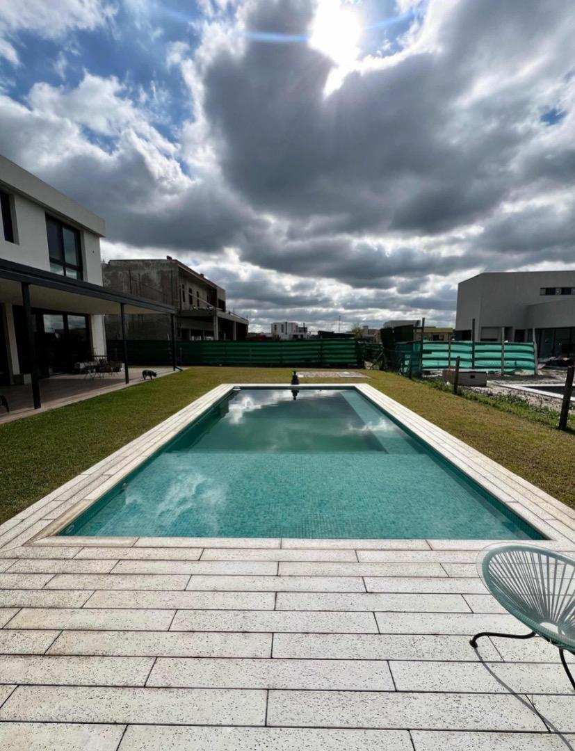 Casa 4 ambientes con 3 baños