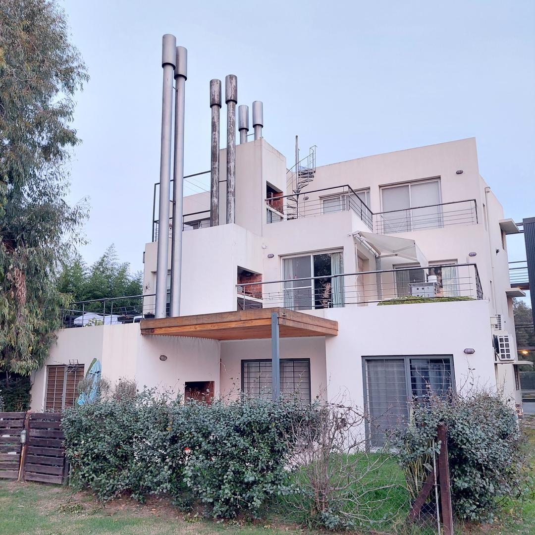 Fisherton, Av. J Newbery 8800