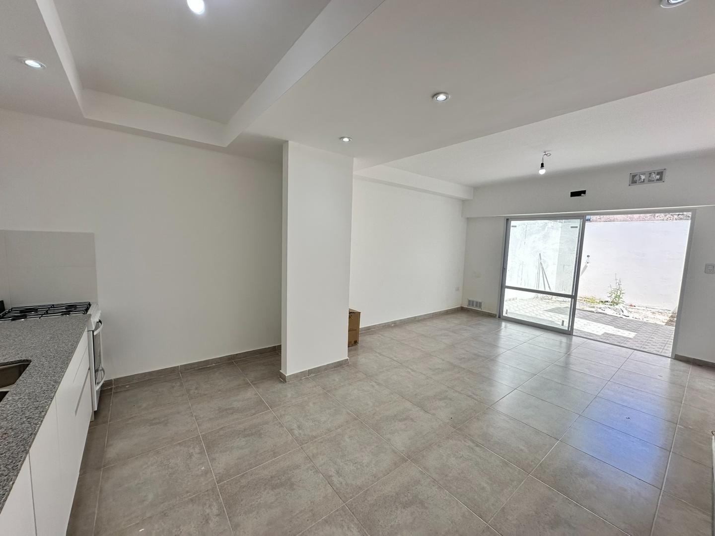 Casa 3 ambientes con 2 baños