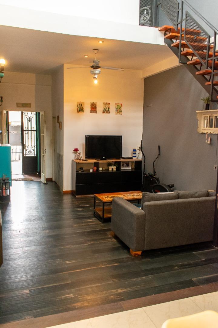 Casa de cinco ambientes en venta en Haedo Sur