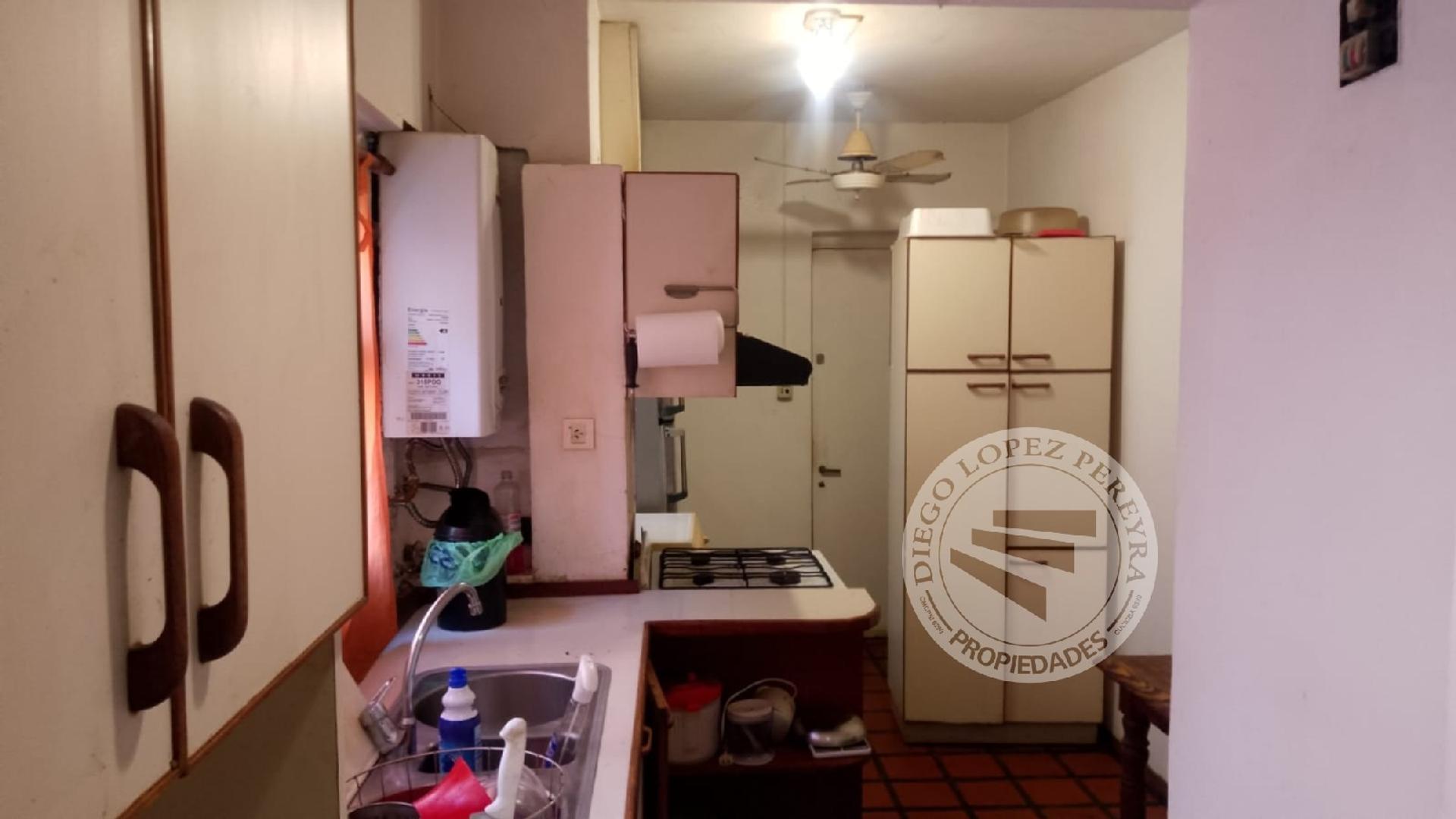 Dpto 3 ambientes en Olivos, piso alto, vista Panorámica.