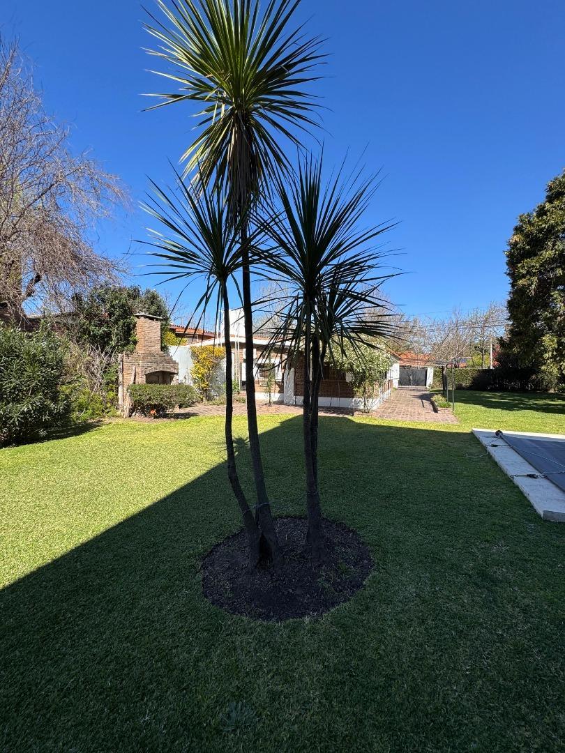 Casa en Venta con 2 cocheras