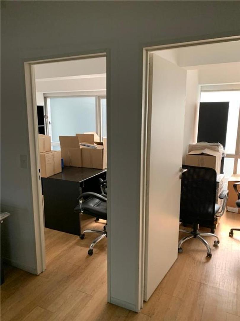 Oficina 4 ambientes con 2 baños