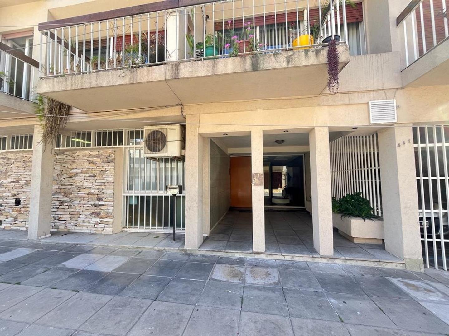 Hermoso Depto. 4 ambientes-balcón y cochera en Morón