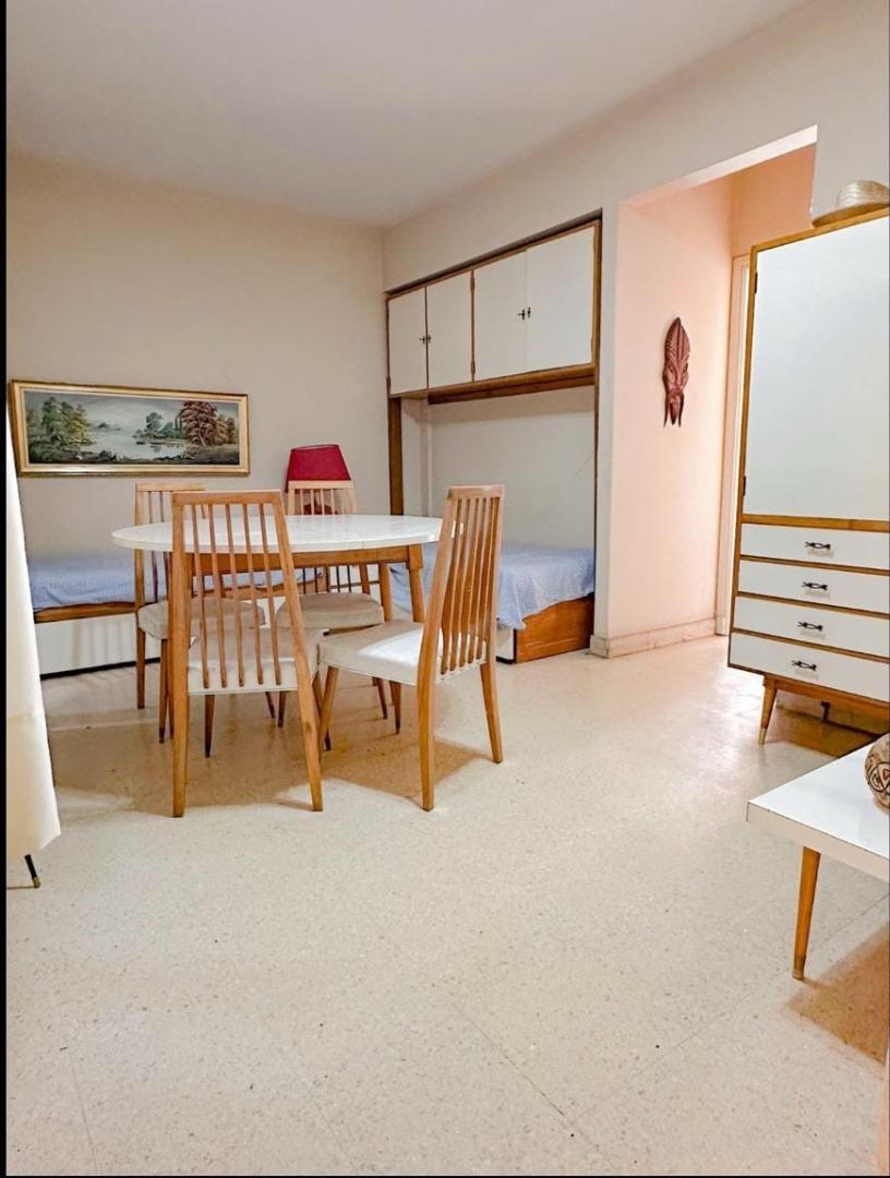 2 AMBIENTES A LA CALLE CON BALCÓN