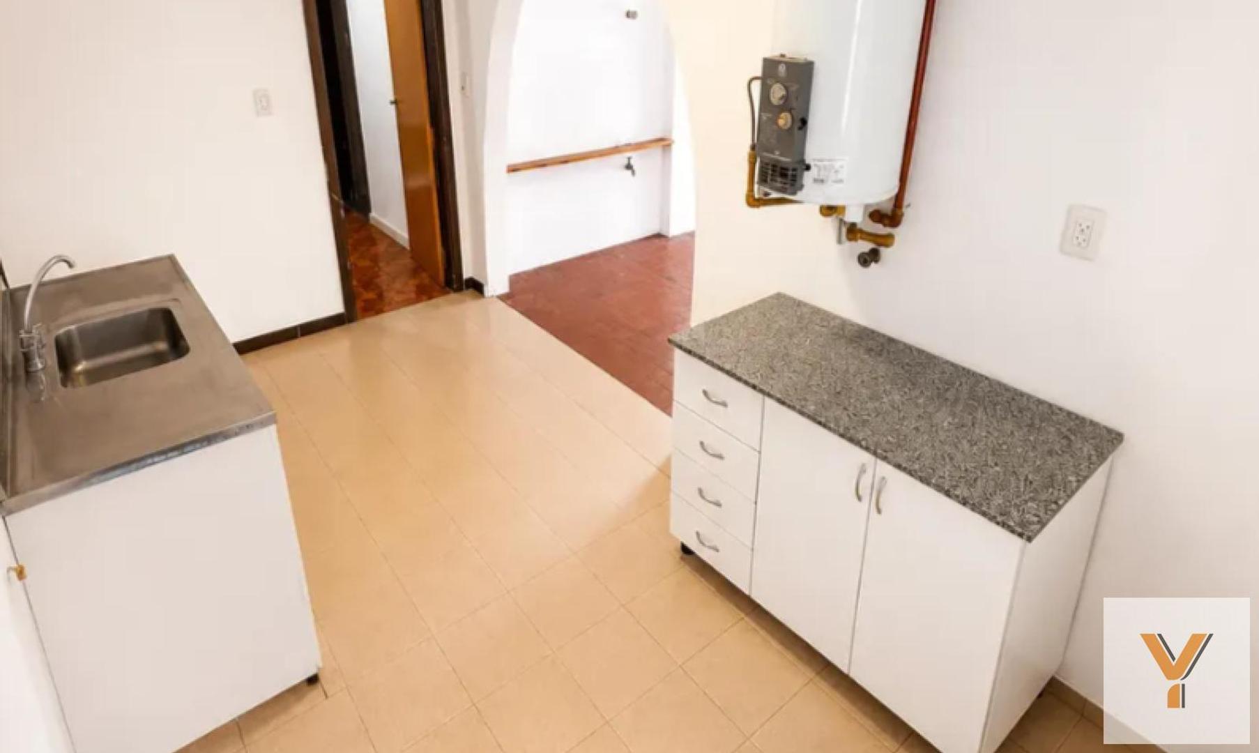 Casa 3 ambientes con 1 baño