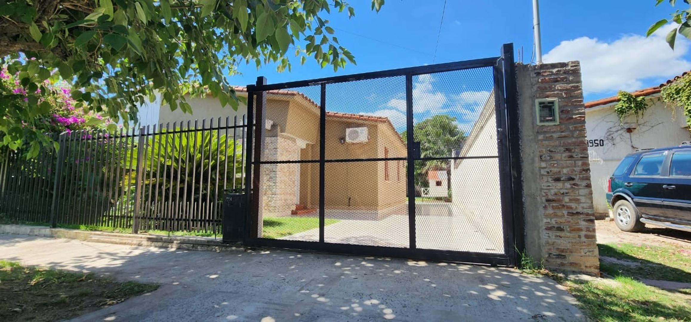 Alquiler casa 3 ambientes con patio y pileta