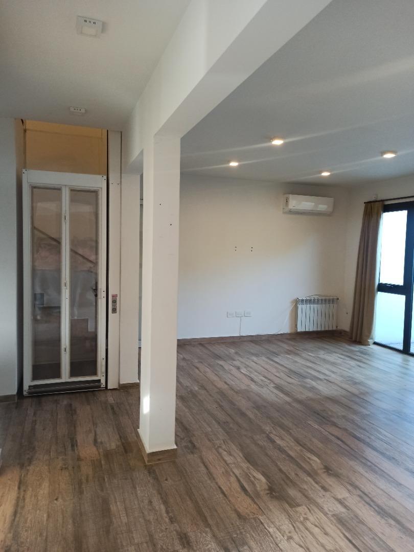 Depto Tipo Casa en Venta en Villa Belgrano, USD 260.000