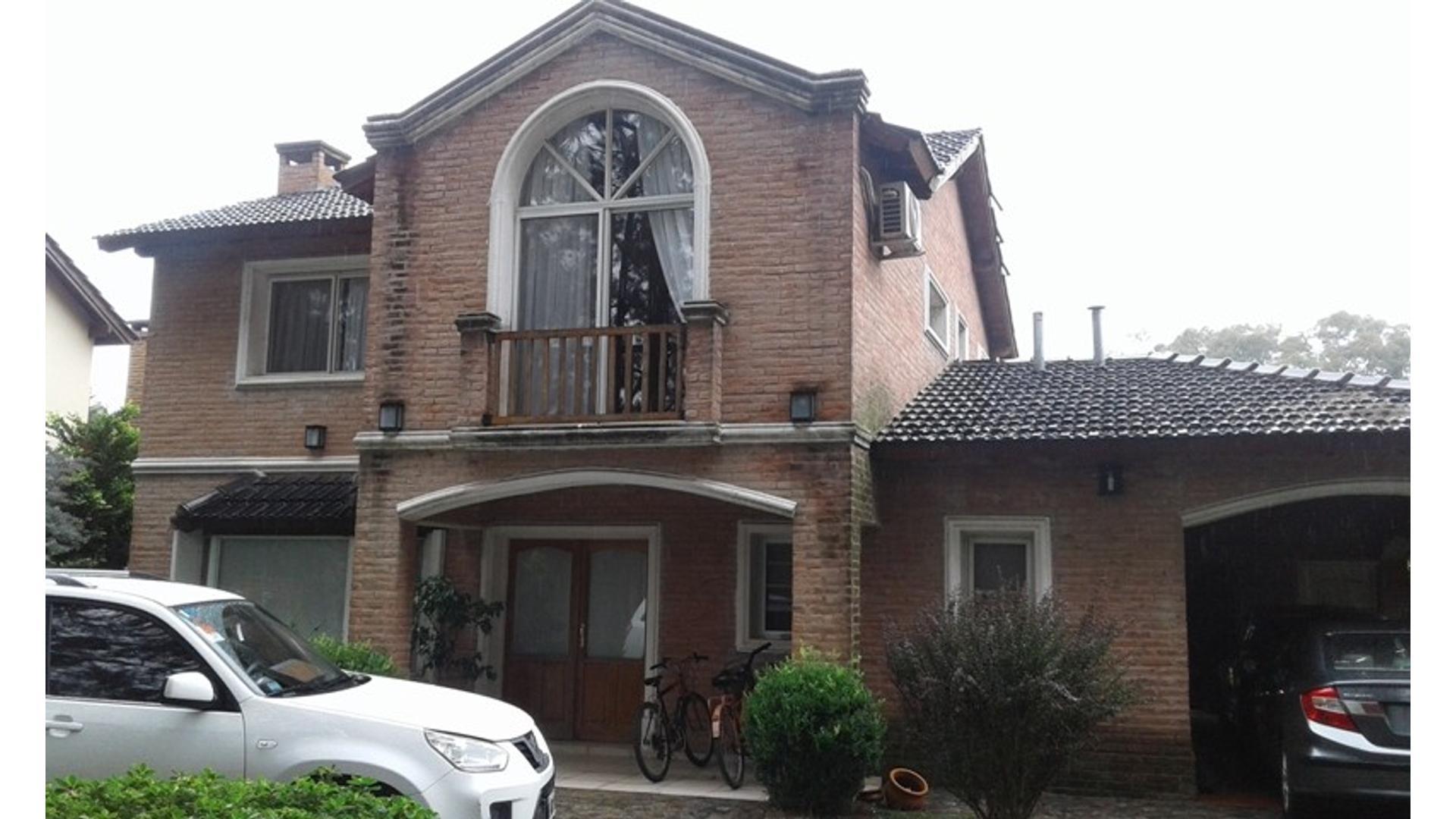 Excelente casa en venta de 5 ambientes en el Country La Pere