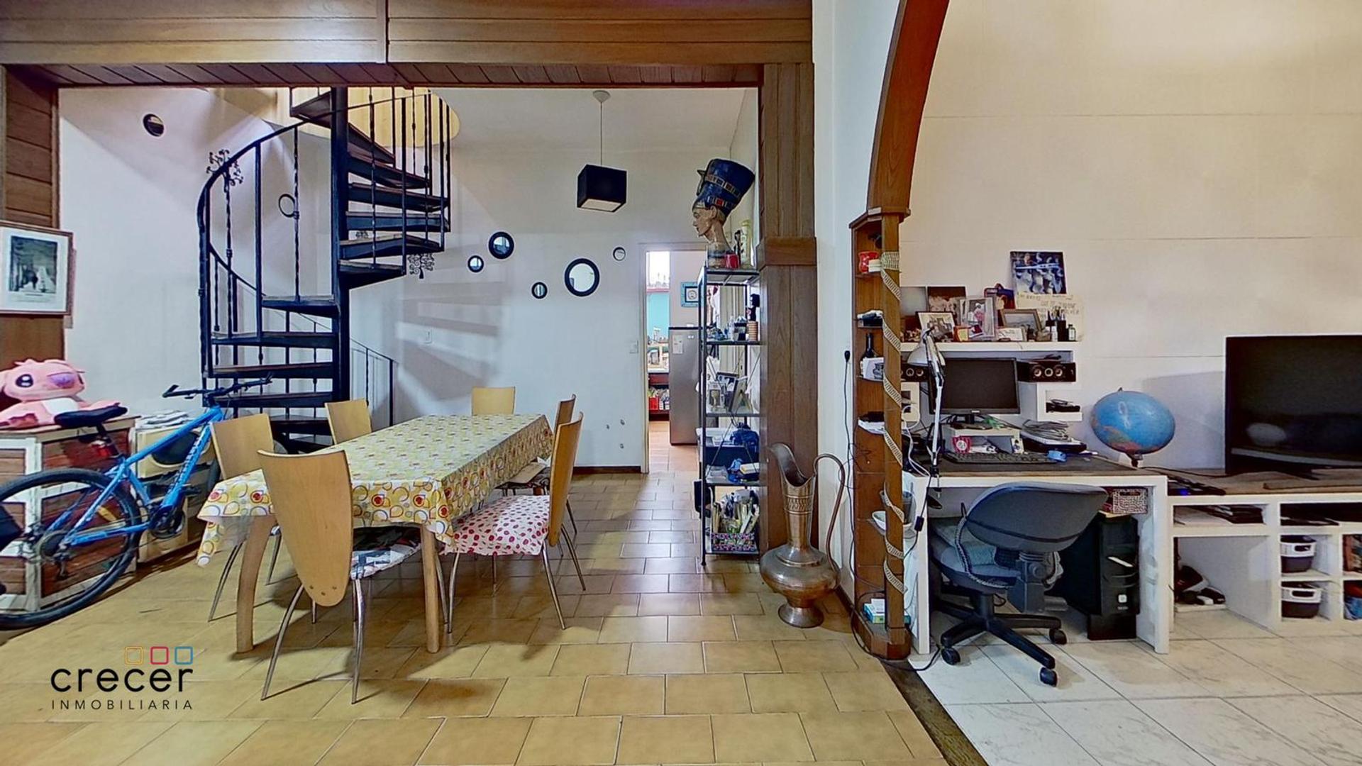 En venta Colegiales Casa 4 ambientes lote propio con quincho y terraza con parrilla sin expensas