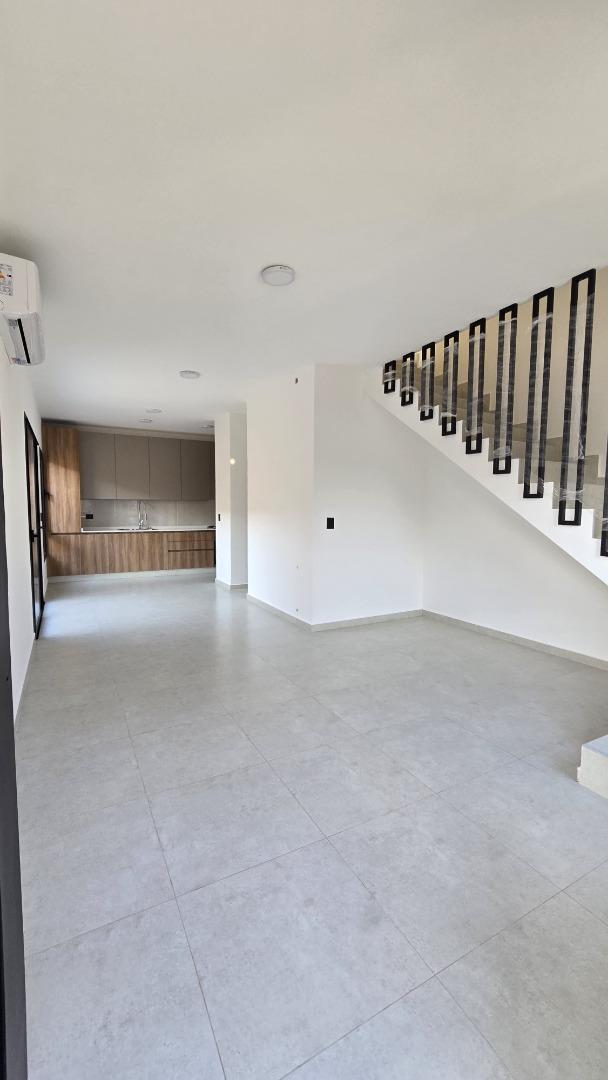 Depto Tipo Casa en Venta de 3 ambientes