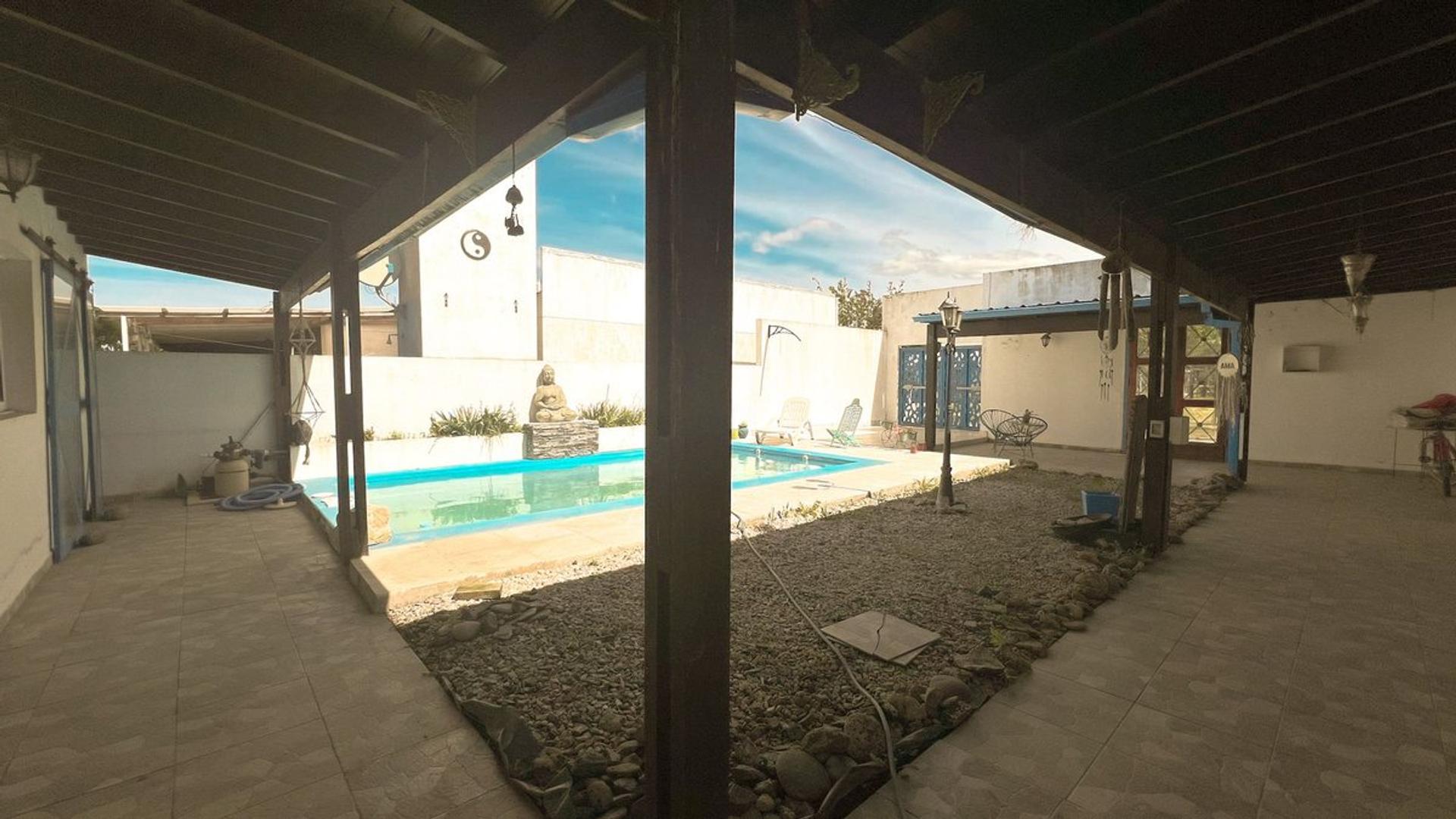 Casa 2 ambientes con 1 baño