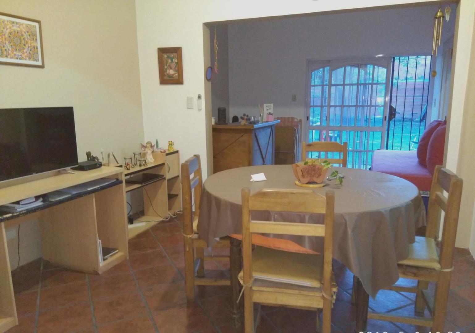 Casa en v depart. entrada independiente- Temperley