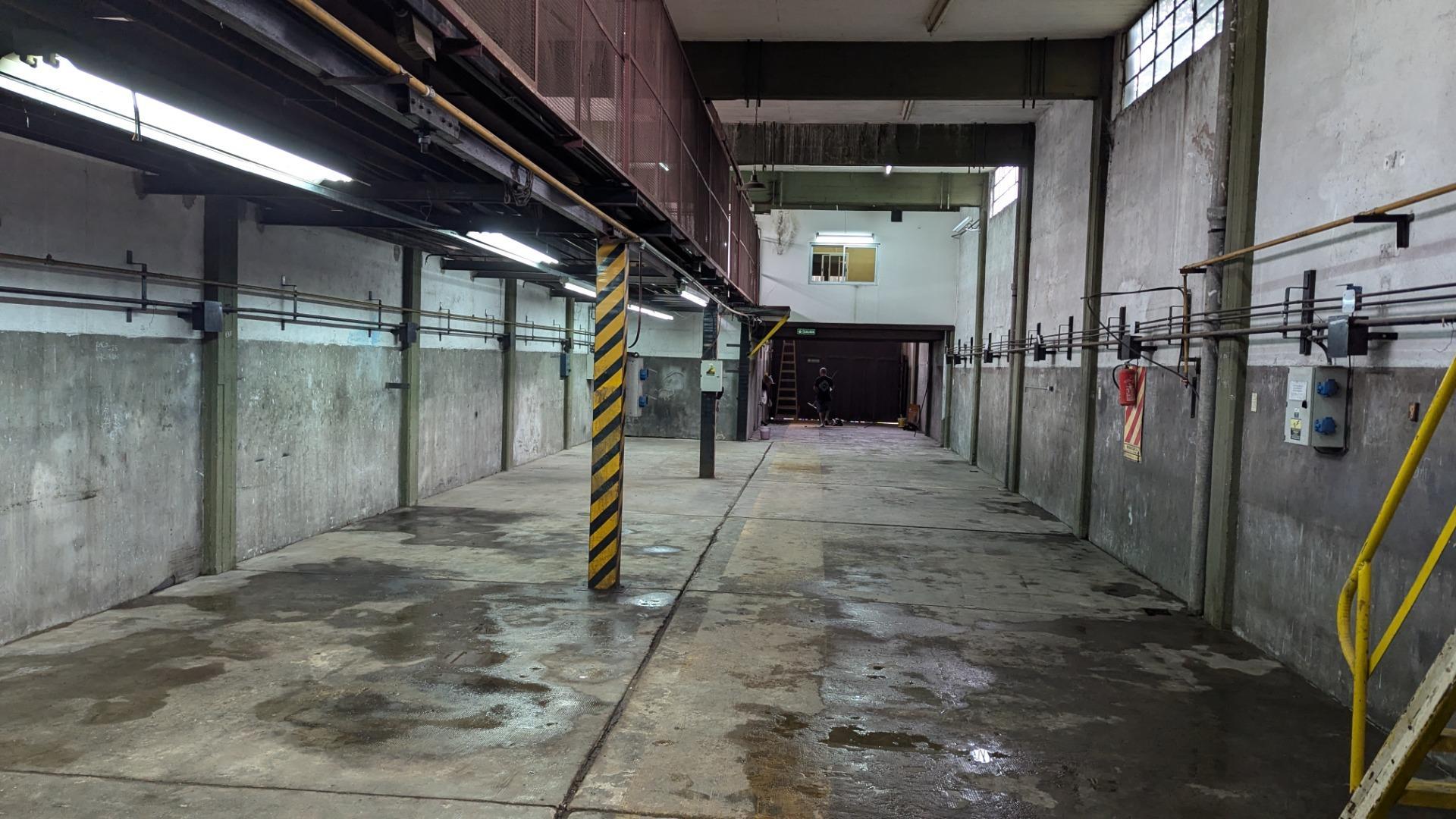 Galpón industrial 560M2 salida a dos calles Gral Paz 1557