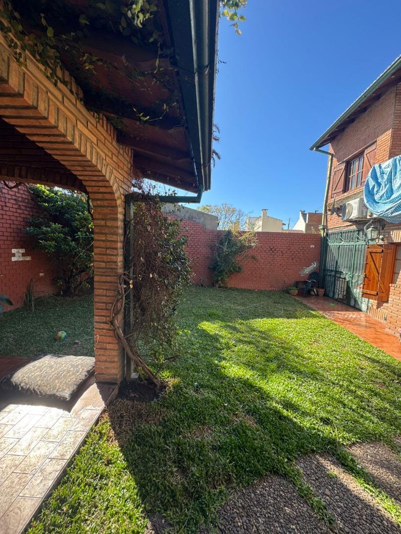 Casa 4 ambientes con 4 baños