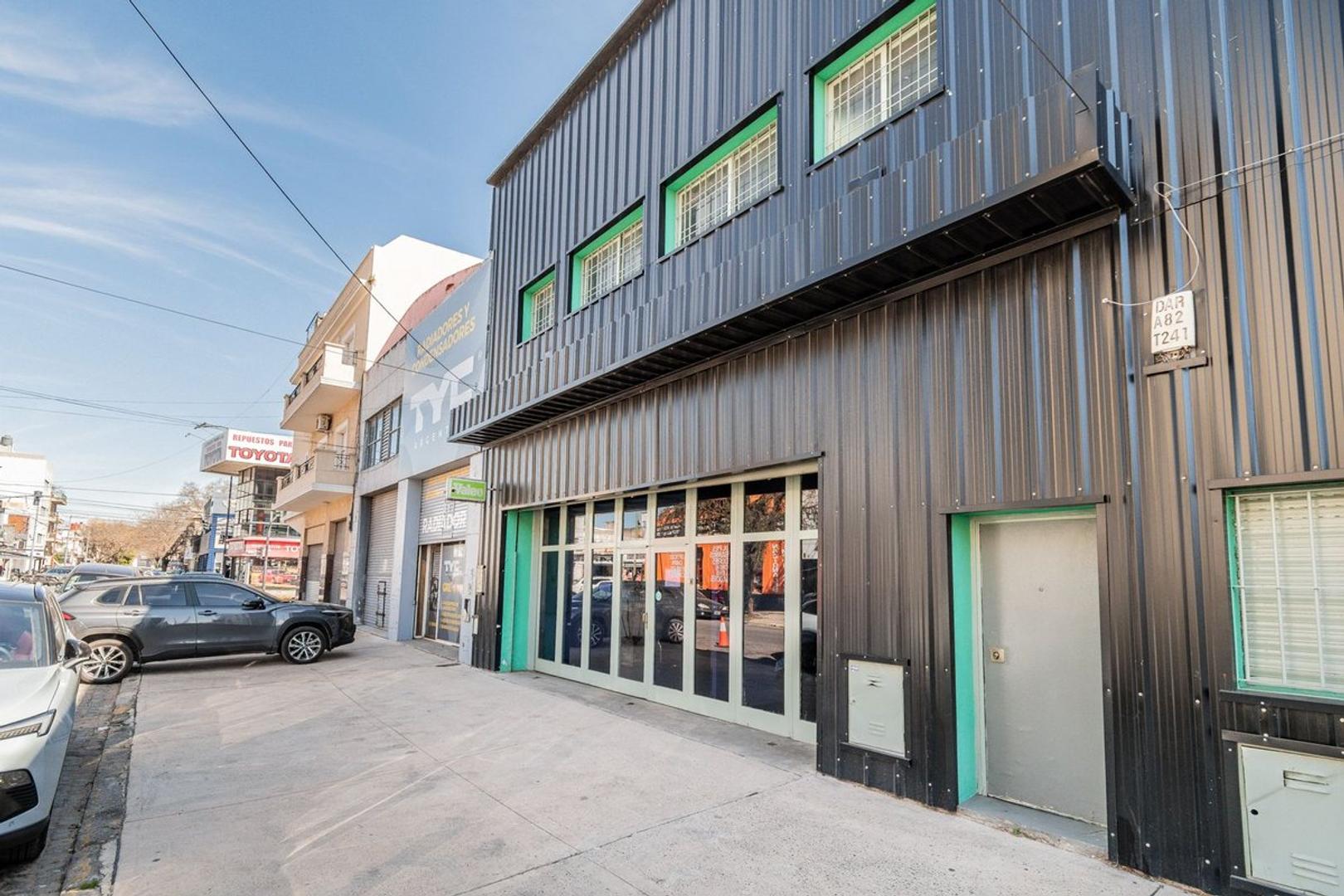 Galpón Comercial/ Depósito Fitz Roy y Warnes