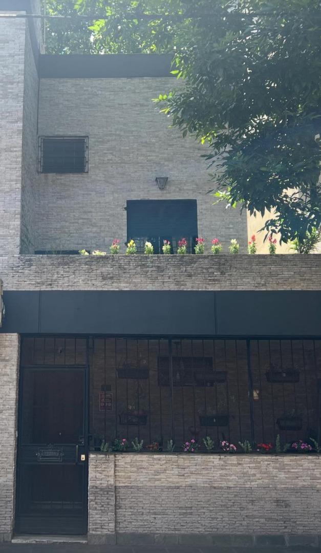 Pasaje Robertson 900