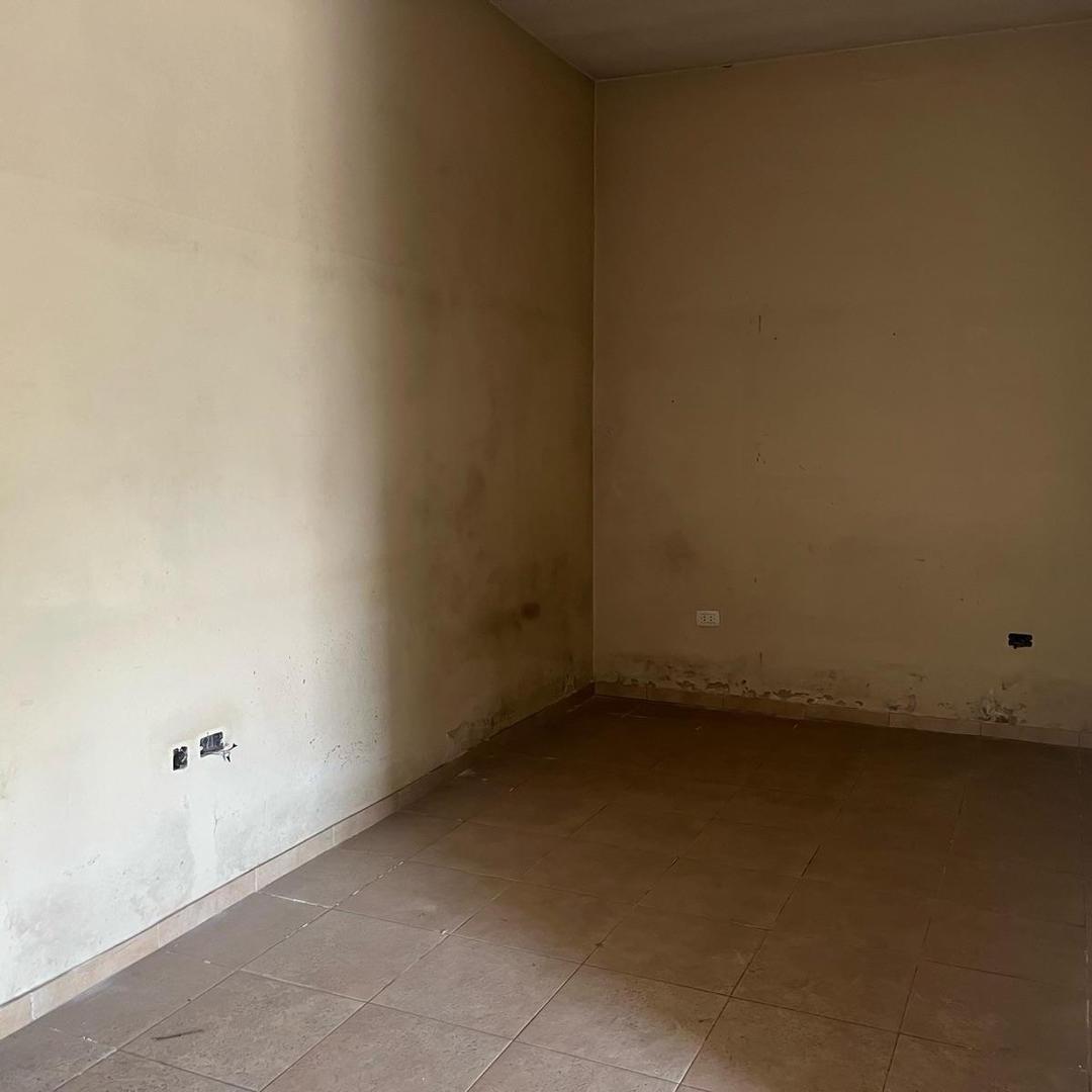 Casa en Venta en Castelar, USD 115.000