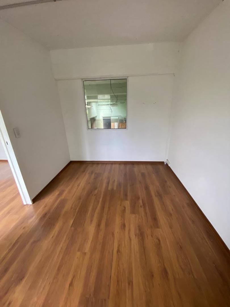 Galpon en Alquiler en Villa Luzuriaga, USD 1.300