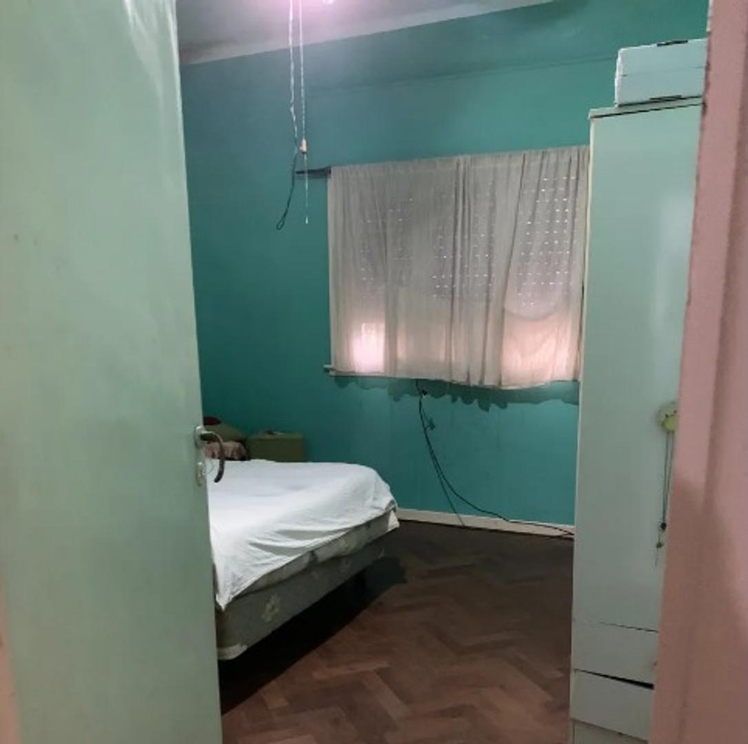 Casa 6 ambientes con 2 baños