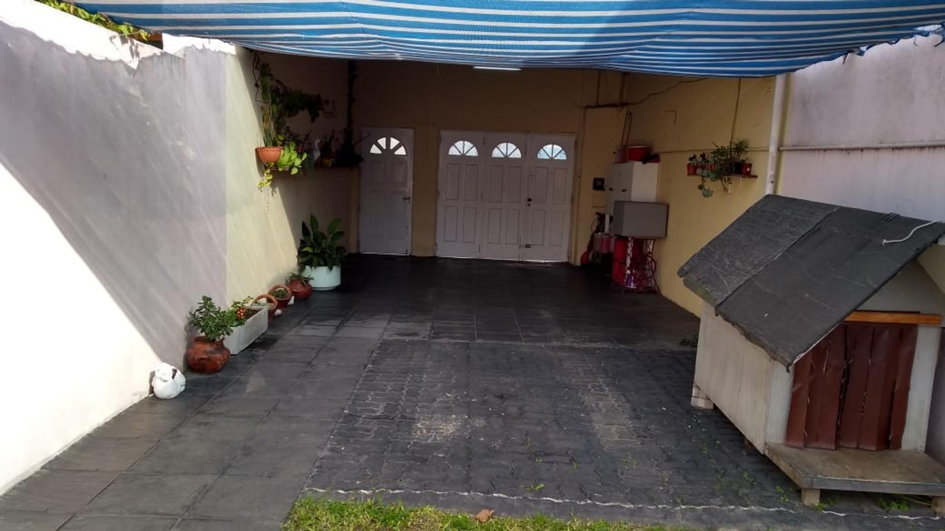 Casa en Venta con 6 cocheras